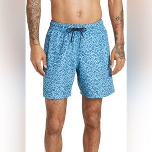 Slate & Stone Hawaiian Print Men’s Swimming Trunks in Blue